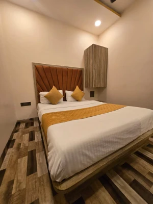 best hotels for unmarried couples in hotel royce bkc mumbai