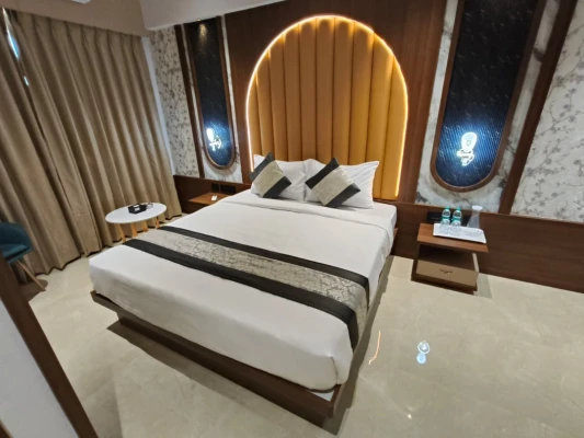 cheap and best hotels in hotel saffron grand mumbai