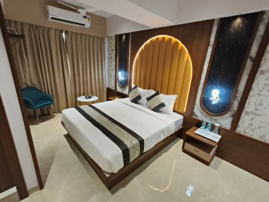 hotel with party hall in thane, mumbai - hotel saffron grand