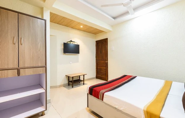 budget hotels in hotel shraddha mumbai