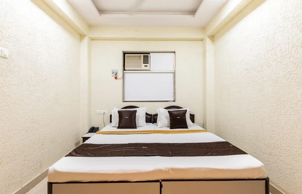 hotels for couple in hotel shraddha mumbai