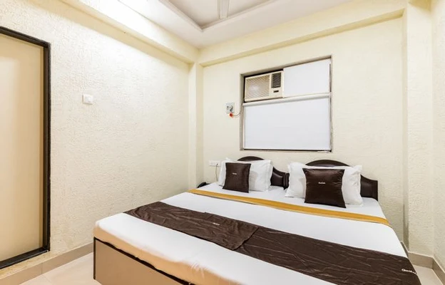 hotels for unmarried couples in hotel shraddha mumbai