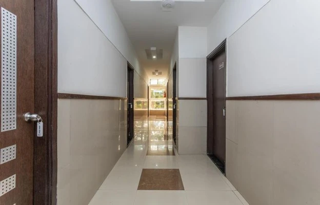 hotels for unmarried couples in hotel sk palace mumbai