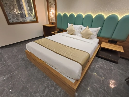 hotels for couple in hotel stellar suites mumbai