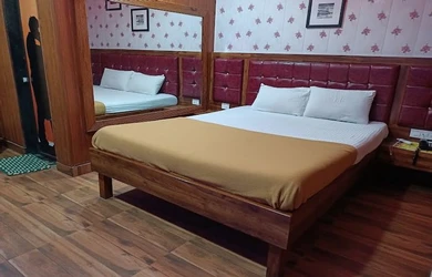 luxury hotels in hotel sunrise lodging mumbai