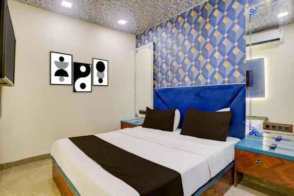 hotel with bar in andheri west, mumbai - hotel versova inn