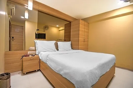 best couple hotels in lucky galaxy hotel mumbai