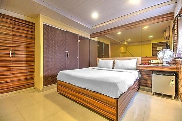 business travel hotels in lucky galaxy hotel mumbai
