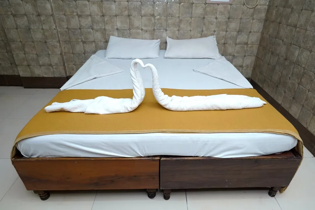 hotel with meeting room in thane west, mumbai - raj residency