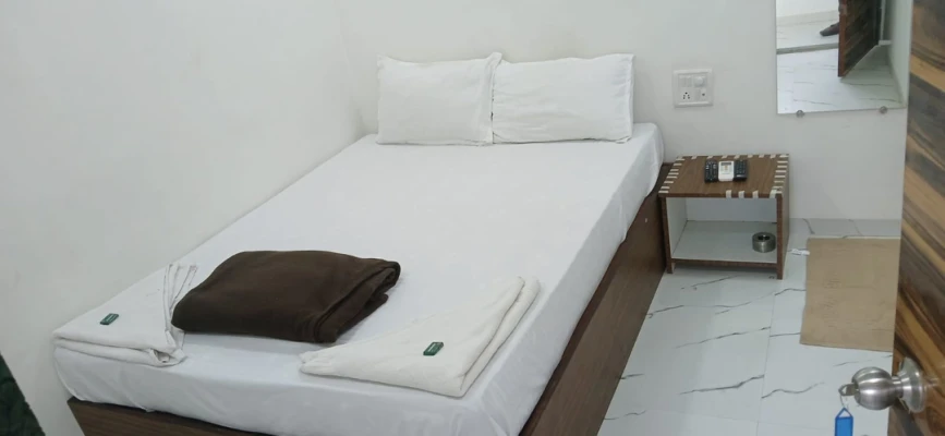 3 star hotel in andheri east, mumbai - rr residency