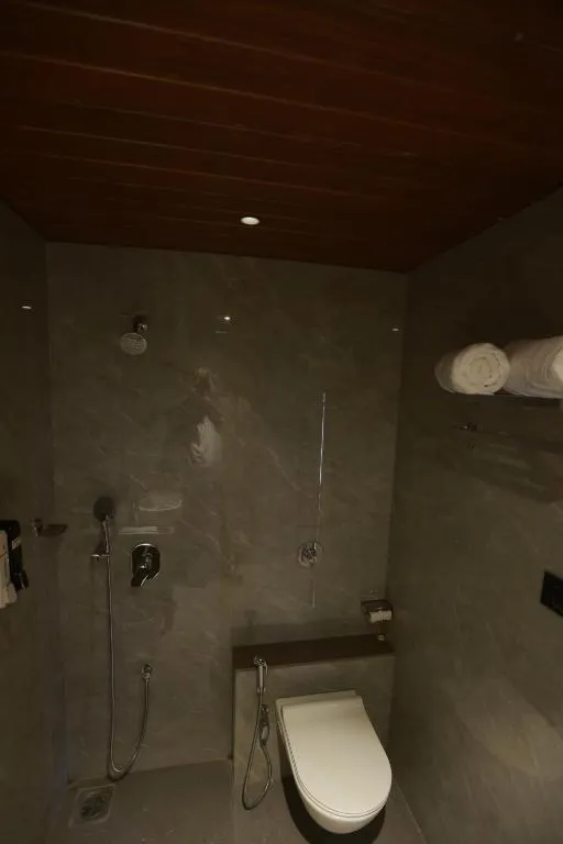hotel near mumbai airport - the bohoo 99