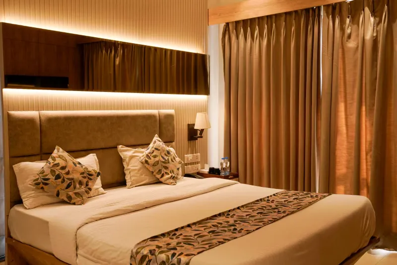 luxury hotel in the food villa malad mumbai