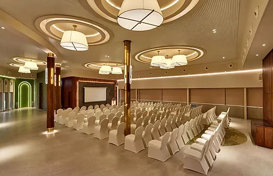 3 star hotel in andheri east, mumbai - the regale by tunga