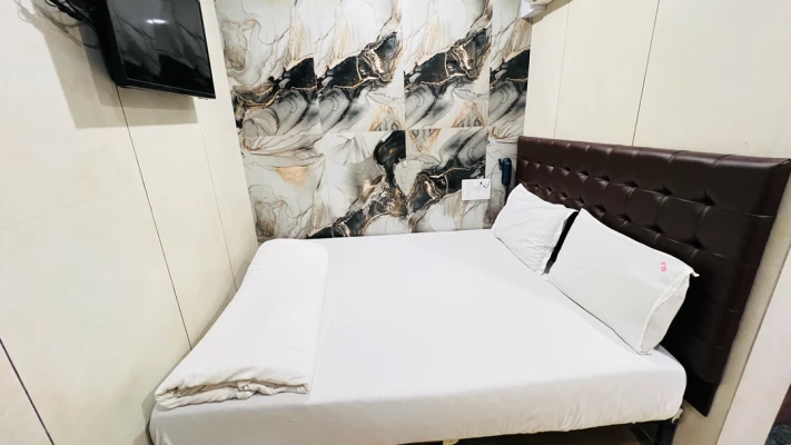 hotel near mumbai railway station - u life hotel