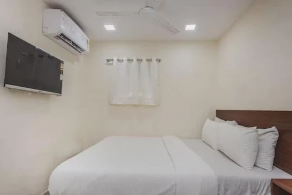 hotel near mumbai railway station - uma residency