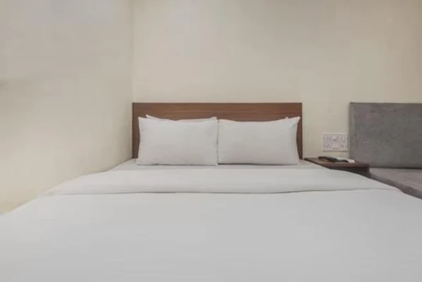 hotel with swimming pool in andheri east, mumbai - uma residency