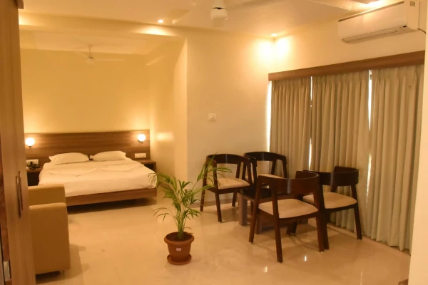 hotel near murud railway station - the byke skylark seafront resort dapoli
