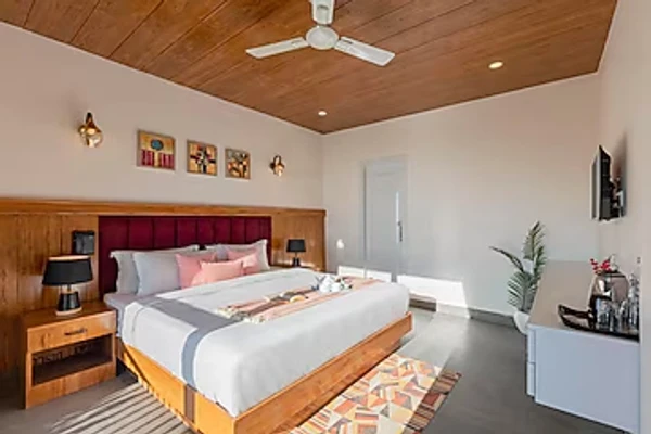 online room booking in bhediyana, mussoorie - alaya stays evara 4 bhk villa with scenic views