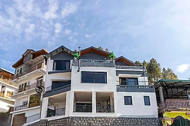 hotel with banquet hall in bhediyana, mussoorie - alaya stays evara 4 bhk villa with scenic views