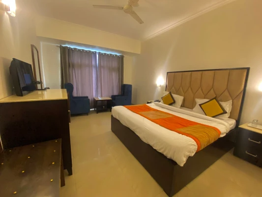 hotel with swimming pool in mall road, mussoorie - dls hotel pearl