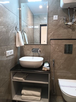 jacuzzi hotel in mall road, mussoorie - dls oak bush