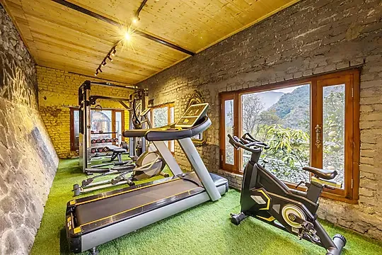 budget hotel in kempty, mussoorie - elivaas zephyr classic cottage with pool mussorie