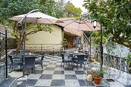 jacuzzi hotel in bhediyana, mussoorie - elivaas zephyr classic tent hillview haven with pool, gym & restaurant