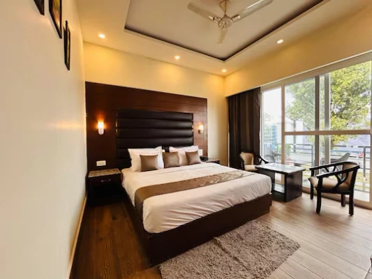 hotel with swimming pool in charleville, mussoorie - hotel js inn