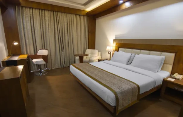 private resort in the mall road, mussoorie - the solitaire resort