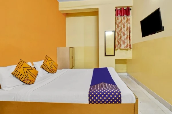 family hotel with pool in pokhraira, muzaffarpur - hotel aaryan