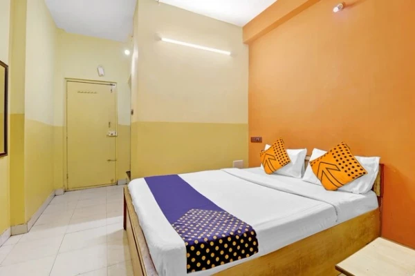 hotel with free parking in pokhraira, muzaffarpur - hotel aaryan