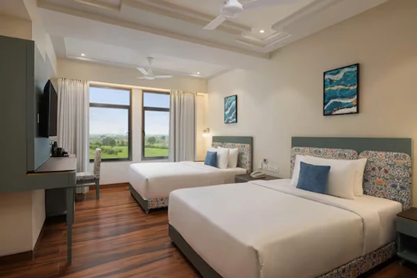 hotel with bar in khairy, nagpur - essentia luxury hotel and convention nagpur
