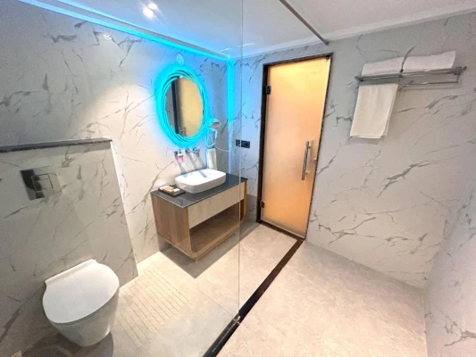 hotel with party hall in ayarpatta, nainital - dls hotel emerald