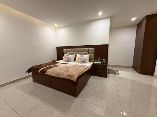 hotels for couple in skyvale nainital - 4bhk mountain view villa nainital