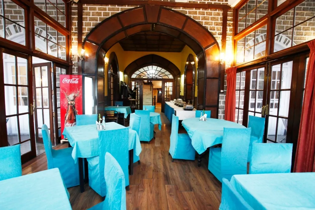 hotel with bar in mallital, nainital - the palace belvedere