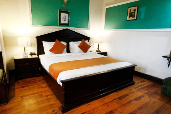 hotel with free parking in mallital, nainital - the palace belvedere