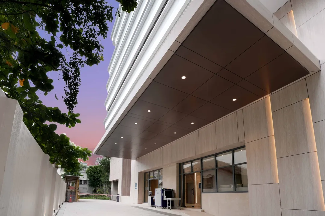 hotel near nashik airport - keys prima by lemon tree hotels nashik