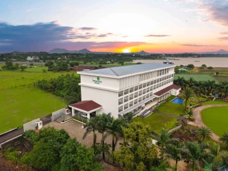 hotel with meeting room in gangapur, nashik - lemon tree resort nashik