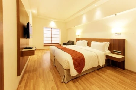 hotel in trimbakeshwar, nashik for family - the emerald park