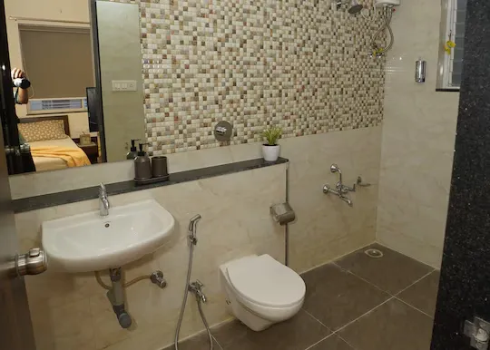homestay in wasan nagar, nashik with swimming pool - vayavia divine