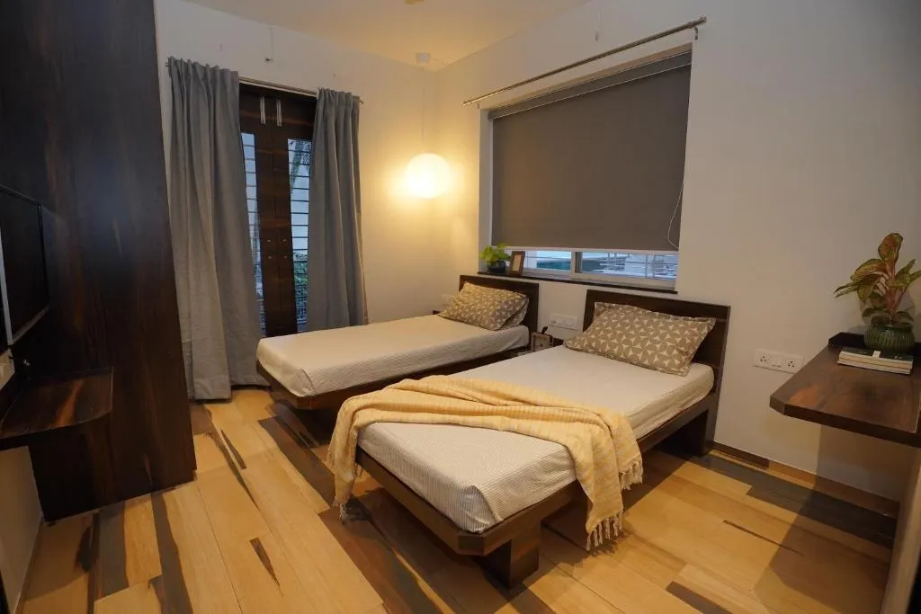 homestay with campfire in anandvalli, nashik - vayavia vine
