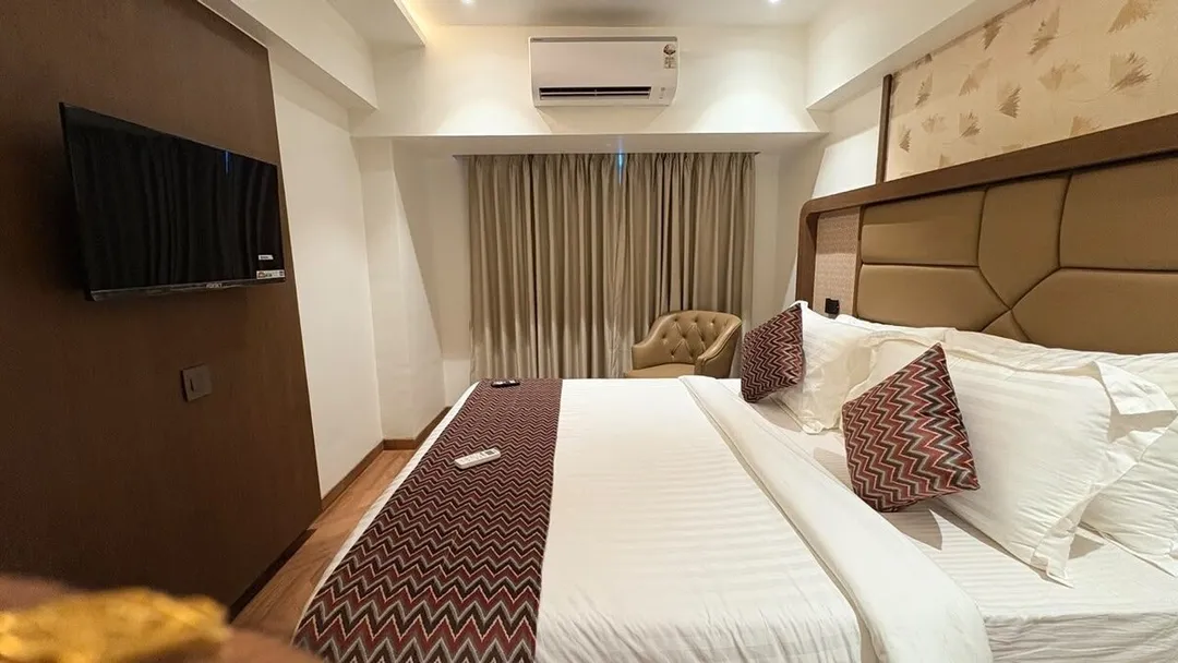 hotel with gym in cbd belapur, navi mumbai - hotel dakshin grande