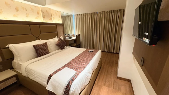 jacuzzi hotel in cbd belapur, navi mumbai - hotel dakshin grande