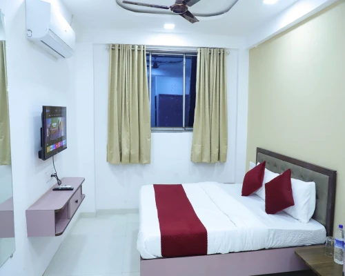 best couple hotels in hotel devanshri ambeghar