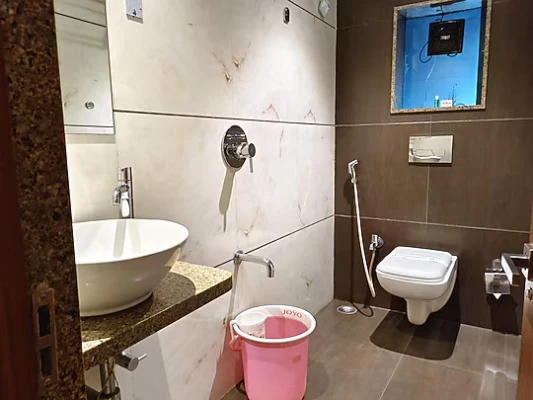 hotel with swimming pool in airoli, navi mumbai - hotel express airoli