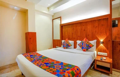 hourly hotels in hotel super 7 inn navi mumbai