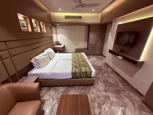 online room booking in kopar khairane, navi mumbai - hotel varishtta