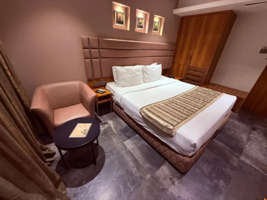 best 24 hours check in hotels in hotel varishtta navi-mumbai