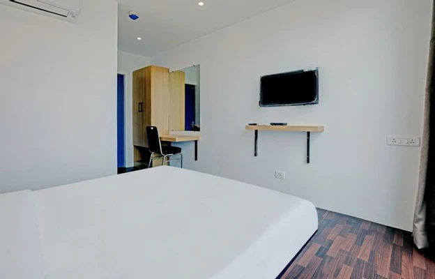 hotels for unmarried couples in hotel vista banquet and suites navi-mumbai