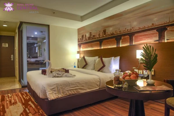 hotel with party hall in vashi, navi mumbai - lemon tree premier navi mumbai